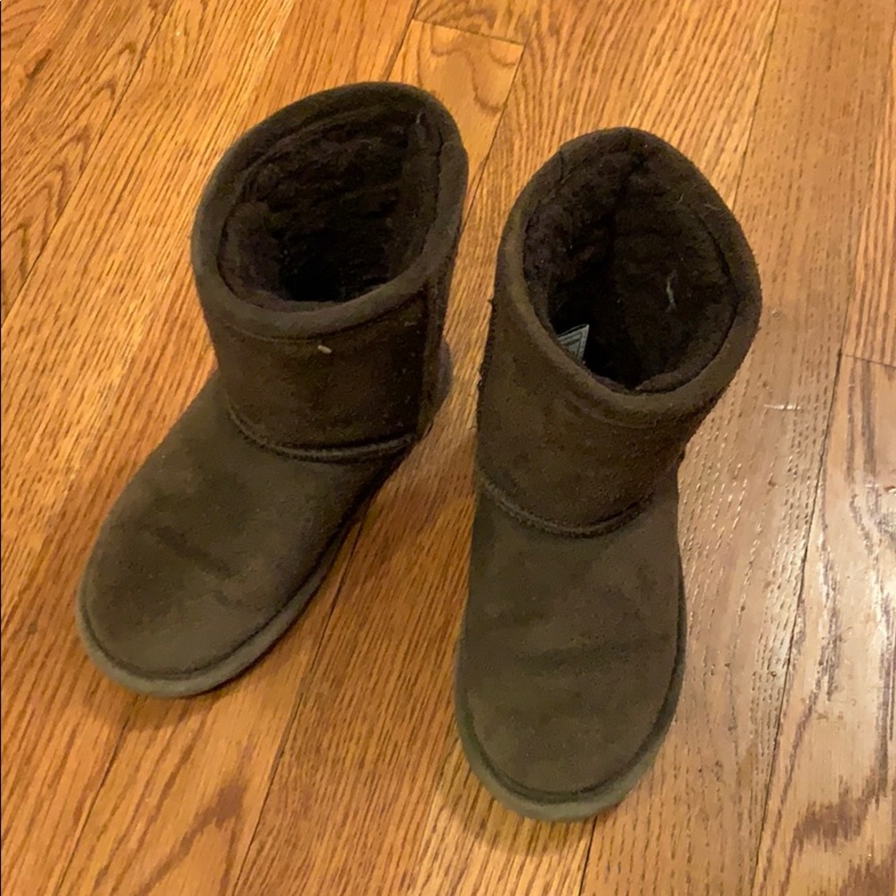 Winter boots like UGG